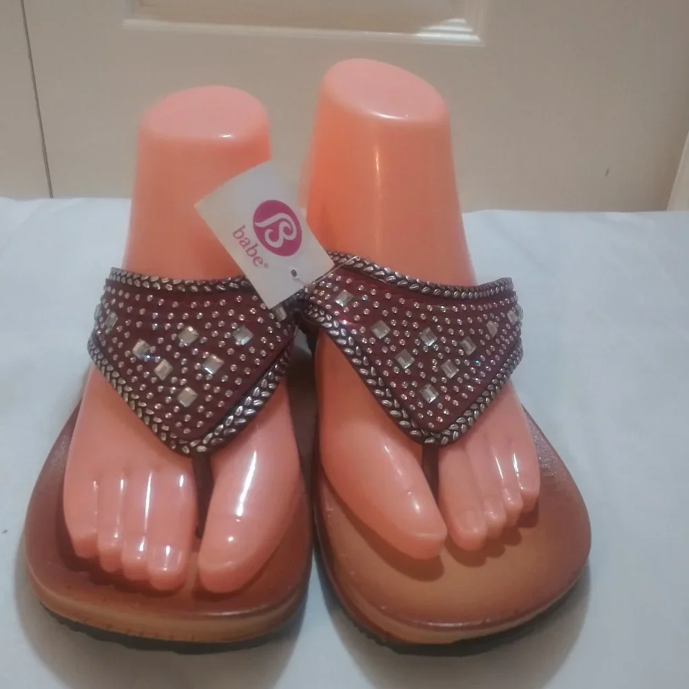 Stylish Women's Sandals with Rhinestone Accents - Picture 2 of 7